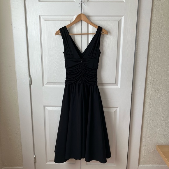 Max and Cleo Black A-Line Midi Dress Size 4 EUC - Picture 5 of 15